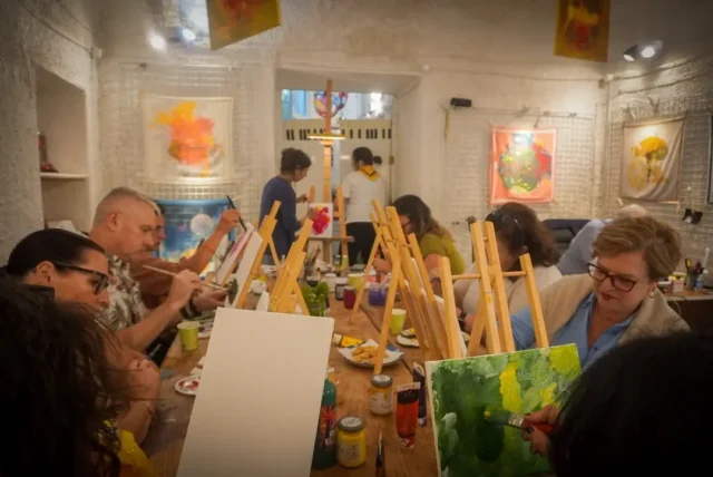 ✨An unforgettable evening at Under the Arch,Art Gallery ✨
Art, music, and creativity came together in the heart of Sant’Agata’s historic center. Guests painted, sang, enjoyed live music, and shared a special evening surrounded by inspiration. The night ended with finished artworks and a celebratory toast. 🥂🎨
And this is just the beginning!
Every day, Under the Art Gallery will host new experiences with talented national and international artists.
📍 Under the Art Gallery – Historic Center of Sant’Agata
Join us and be part of the art. ✨
#artgallery #underthearch #sorrentopeninsula